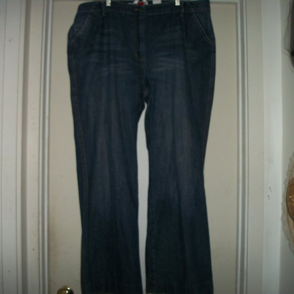 STURDY TALBOTS  WIDE BLUE JEANS 16 - Picture 1 of 5